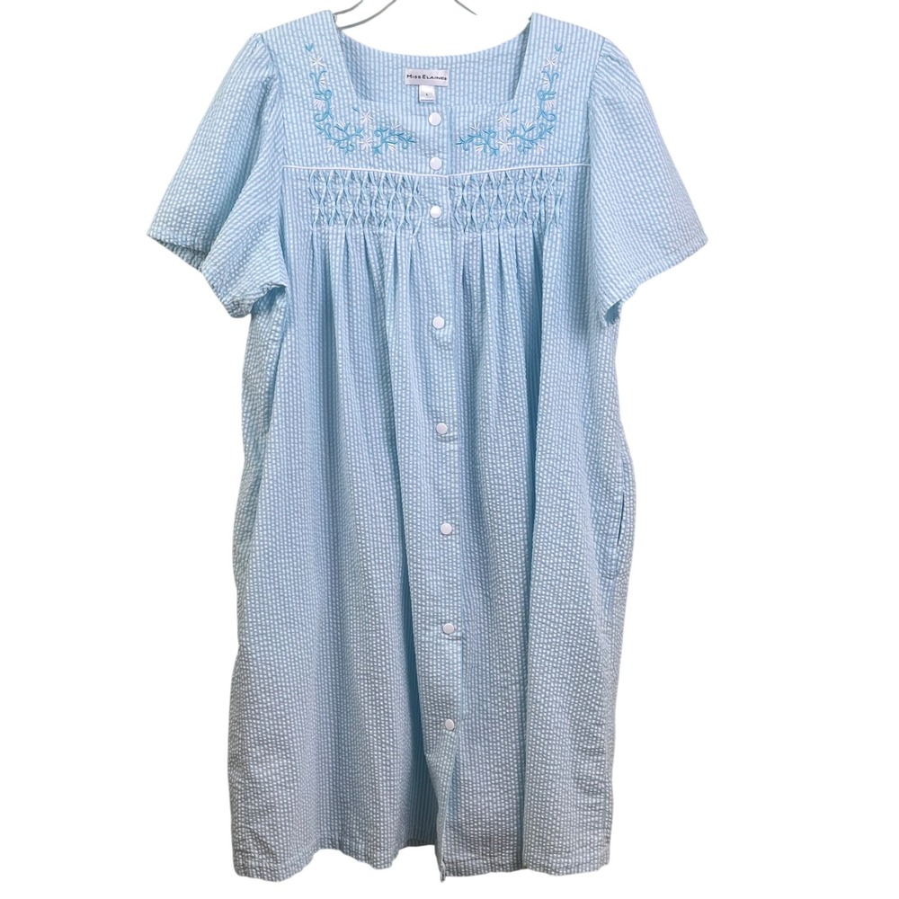 Miss Elaine Blue Seersucker Short Sleeve Embroidered Snap Knee Length Robe Large